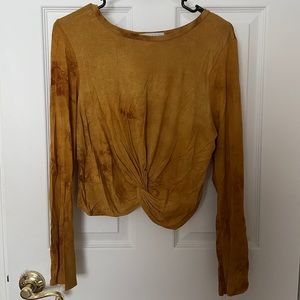 Crop top with front notch